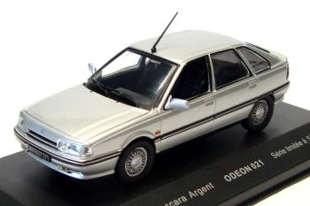 ODE021 - RENAULT 21 Baccara zilver gelimiteerd tot 500 exemplaren