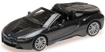 MNC410027030 - 2018 BMW i8 Roadster donkergrijs metallic
