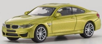 MNC870027200 - BMW M4 coupé 2015 groen metallic