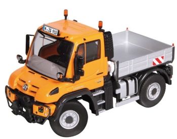 NZG910/65 - MERCEDES BENZ Unimog U400 oranje