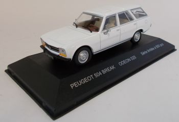 ODE025 - PEUGEOT 504 witte gezinswagen beperkt tot 500 stuks