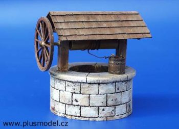 PLS016 - Miniatuurput 5;5 cm in diameter en 3 cm hoog met dak totale hoogte van de set 7;5 cm model om te bouwen en te schilderen