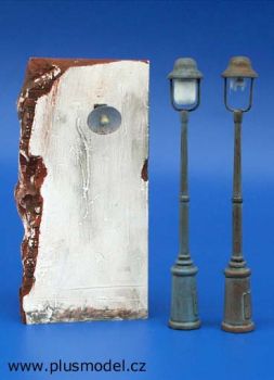 PLS053 - 2 staande lampen hoogte 11 cm in kit om te monteren en te schilderen met een wandlamp verkocht zonder de muur