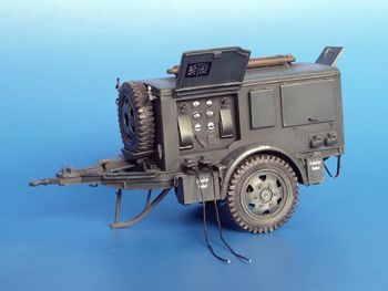 PLS259 - Duitse SD AH 24 generatorset in kit om te monteren en te schilderen voor meegeleverde diorama-emblemen