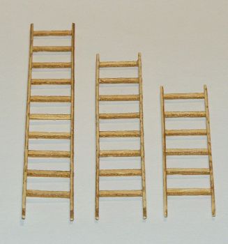 PLS401 - 3 miniatuur ladders om hoogtes 10; 8 en 6 cm . te monteren