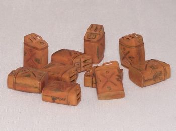 PLS415 - 10 miniatuur jerrycans van het Amerikaanse leger uit de Tweede Wereldoorlog om te schilderen