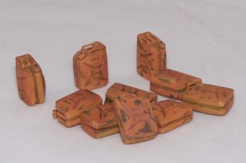 PLS416 - 10 miniatuur Engelse jerrycans uit de Tweede Wereldoorlog om te schilderen