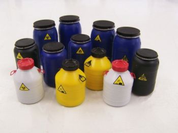PLS466 - 12 blikken voor te schilderen miniatuur gevaarlijke goederen; stickers meegeleverd