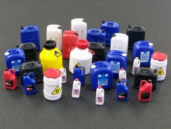 PLS468 - 30 blikjes voor miniatuur gevaarlijke producten om te beschilderen stickers meegeleverd