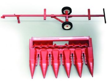 REP131 - Maisbek IH 853F met snijwagen