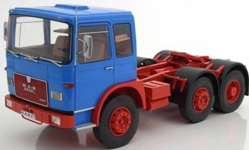 RK180051 - MAN F7 16.304 6x2 1972 blauw gelimiteerd tot 750 exemplaren