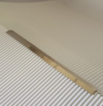 MCD-072-B - Nok voor metalen platen lengte 7cm breedte 1 cm