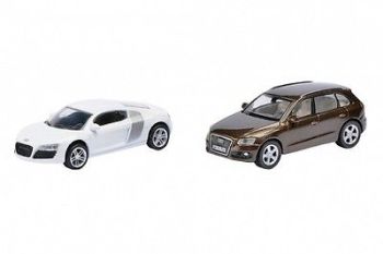 SCH24902 - Set van AUDI R8 en AUDI Q5 4X4 magnetisch