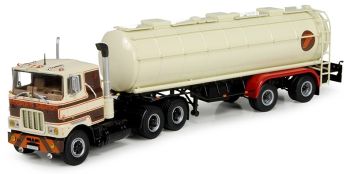 TEK74304 - MACK F700 en Sabaton tankoplegger