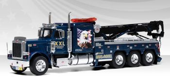 IXO-U43TTR001 - PETERBILT 359 Takelwagen 1980 Blauw met Adelaarversiering