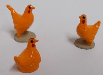 UM205 - Lot van 2 kippen en 1 kip