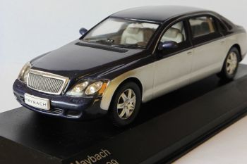 WBX110 - MAYBACH 62 2009 blauwe limousine grijze zijkanten