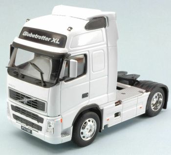 WEL32630WA - VOLVO FH12 Globetrotter XL 4x2 wit