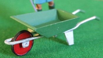 WM010VERT - Groene en grijze kruiwagen - in miniatuur